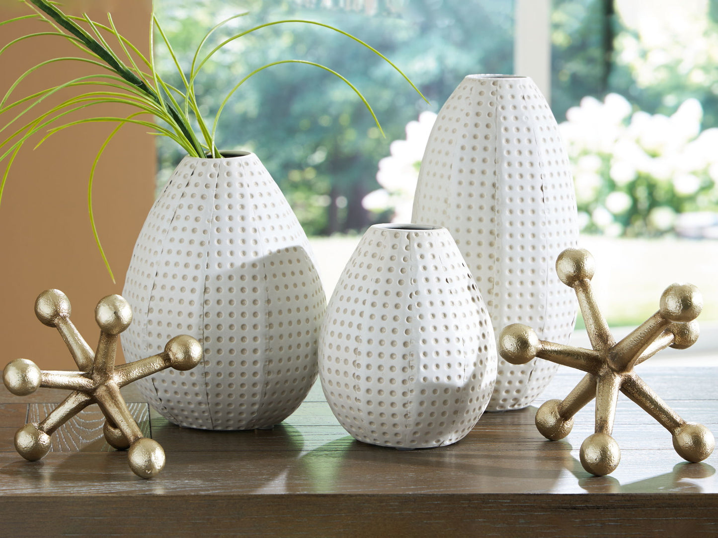 Azerton - Accessory Set (Set of 5) - White / Gold Finish