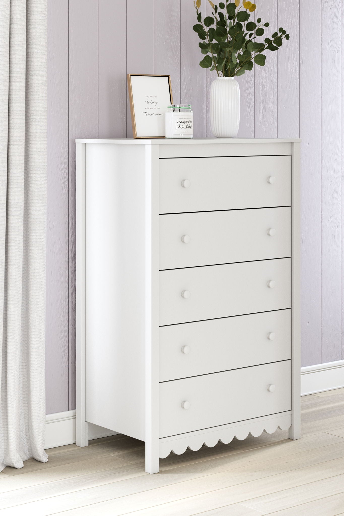 Hallityn - Five Drawer Chest - White