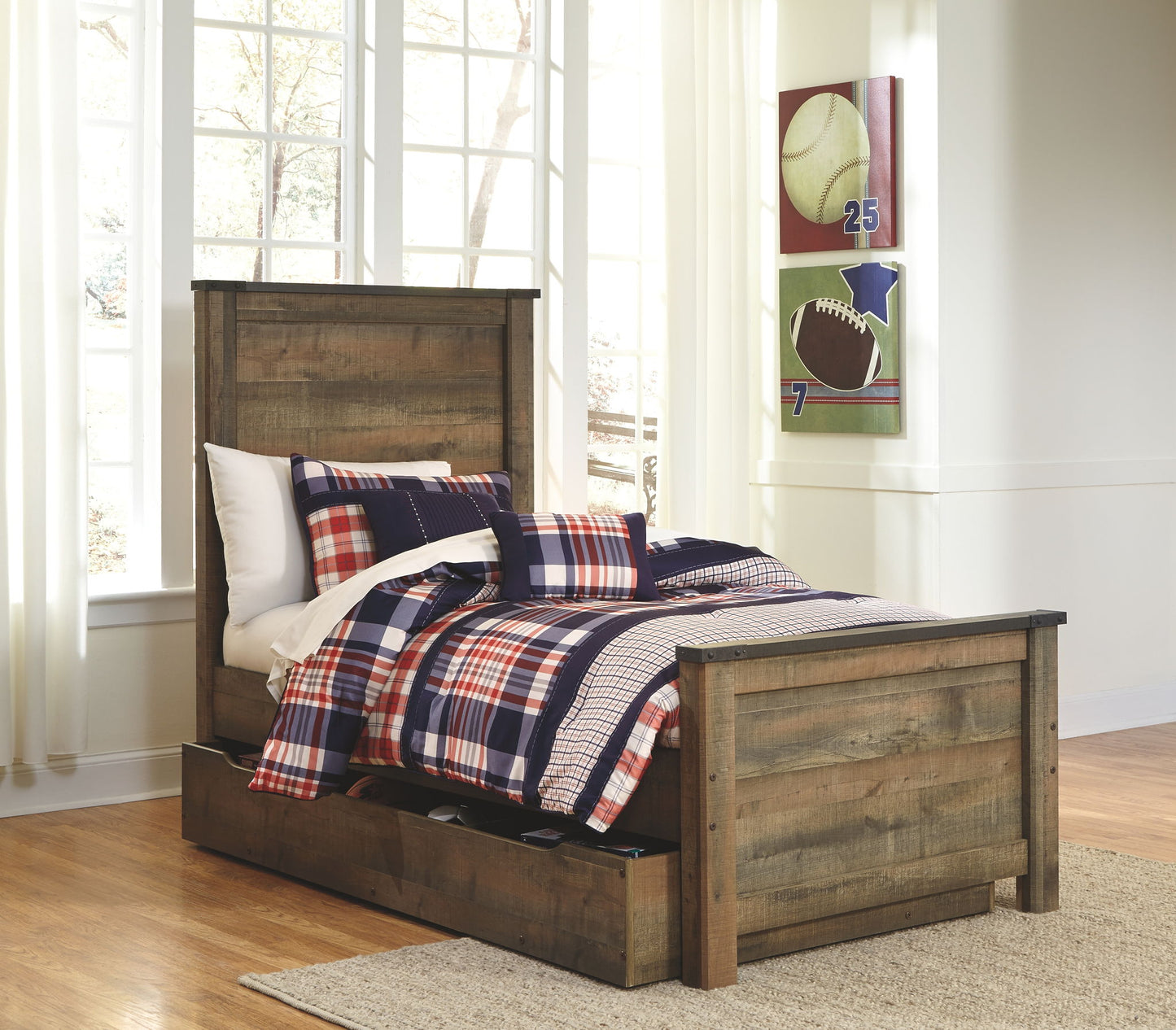 Trinell - Panel Bed